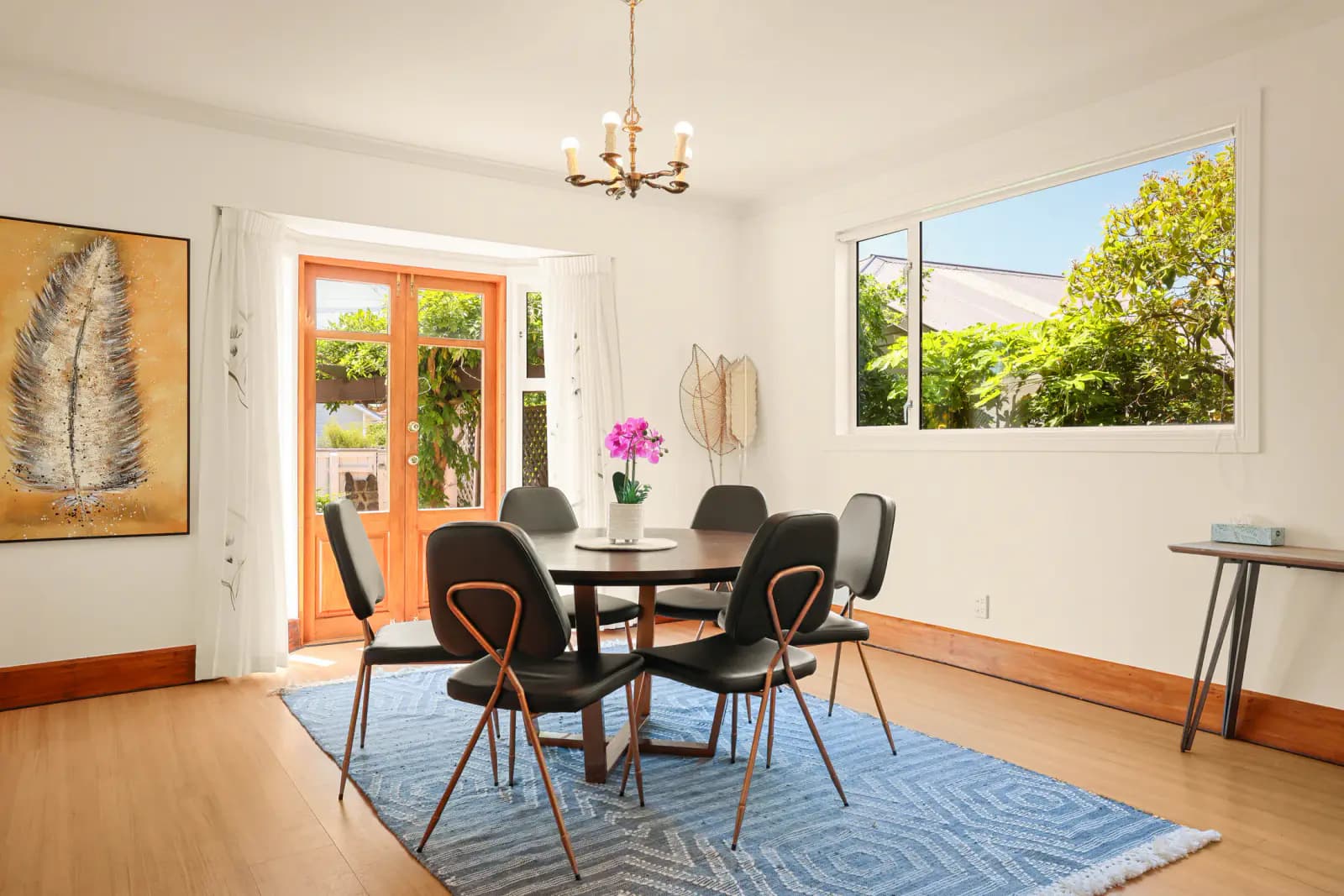 Kitchen and dining area in a real M&L-managed asset